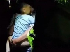 孩子得救家长水中跪谢施救者：救援队摸黑40分钟营救成功！