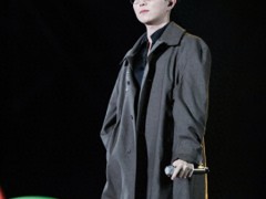 唱歌时右手全程插口袋不动?毛不易发文回应:一点皮外伤,本来不想让大家担心才没有第一时间告知