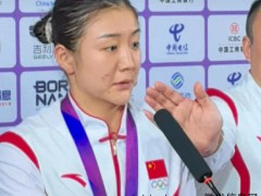国乒女队花式躲采访太逗！