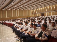 从职高生一路成为博士 周信静被多所学校关注