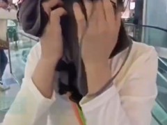 女子试衣未买遭老板辱骂:50块钱都买不起,还逛街么?