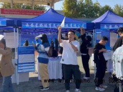 00后HR毕业生招聘会上叫卖式招人 学生们表示：很有趣