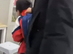 托管班老师被曝拳打脚踢学生?当地教育局:系两年前旧闻 机构已被依法处理