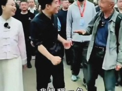 戴建业教授与董宇辉同游东湖还催婚，在线呼唤李厅长安排找翠花