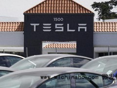 市值狂泻2200亿!马斯克如何应对 裁员风暴与战略聚焦