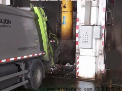 掉进垃圾站的清洁工能生还吗 生命安全警钟长鸣