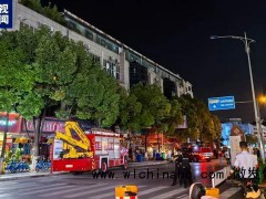 昆明广告牌坠落致3死,含一6岁女孩:商铺招牌安全引忧