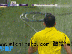 申花开场4分钟多打一人!中超旧将猛踹阿马杜脚面,被直红罚下