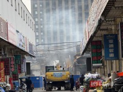 武汉一建材市场发生火灾 无人员伤亡 消防迅速控制火势[推荐]