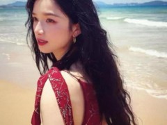 张婧仪黑发红唇港风美人 每次亮相都让人感叹她的美丽！