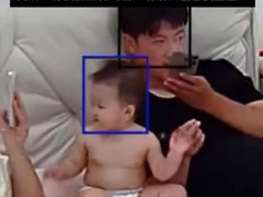 11个月宝宝站起走路惊呆爸妈 成长瞬间惊喜连连[推荐]