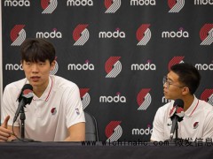 青岛男篮翻译随杨瀚森赴美爆红网络 从助手到左膀右臂的飞跃[推荐]