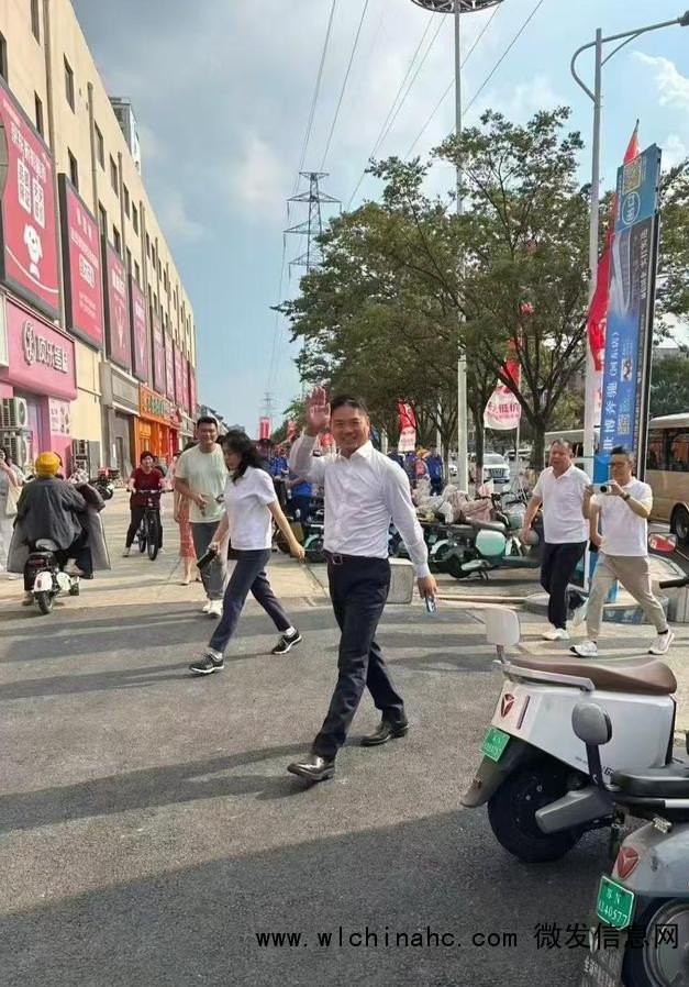 刘强东现身宿迁 或携章泽天看苏超