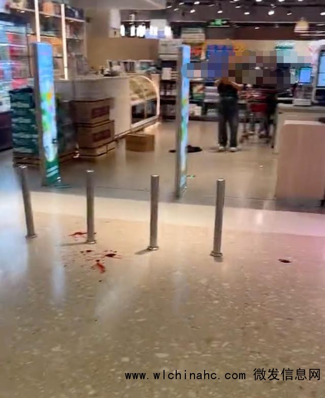 珠海商场内男子持刀伤人 市民仓皇逃离 现场目击者拍摄视频