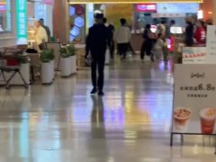 珠海商场内男子持刀伤人 市民仓皇逃离 现场目击者拍摄视频[推荐]