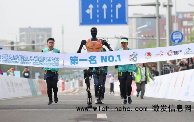 2025我们经历了什么 难忘瞬间与科技飞跃