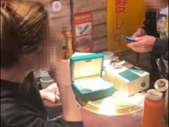 女子卖劳力士收16万后账户被冻结 筹钱治病反遭冻结[推荐]